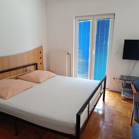 Apartmani "Radi" Baska Voda Phòng bức ảnh