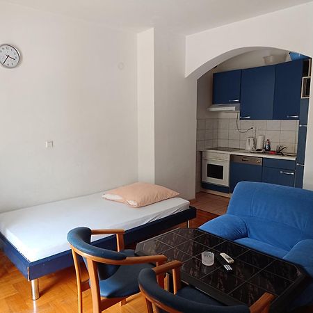 Apartmani "Radi" Baska Voda Phòng bức ảnh