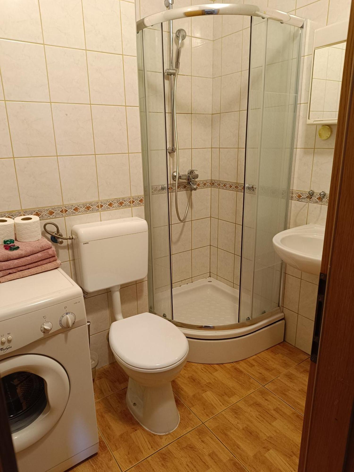 Apartmani "Radi" Baska Voda Phòng bức ảnh
