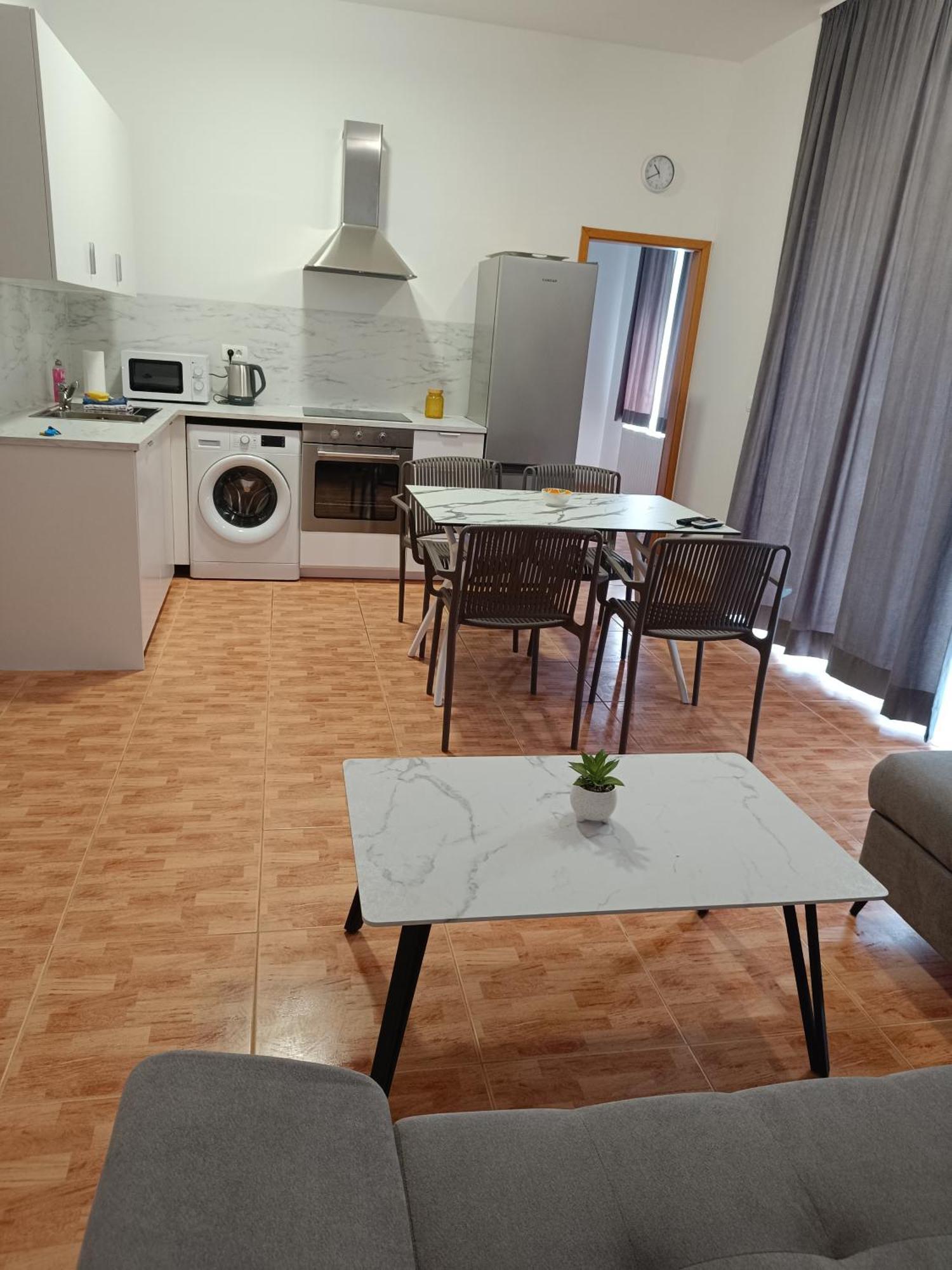 Apartmani "Radi" Baska Voda Ngoại thất bức ảnh