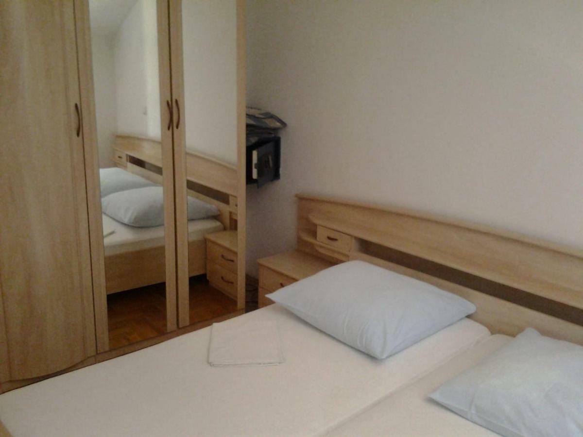 Apartmani "Radi" Baska Voda Ngoại thất bức ảnh