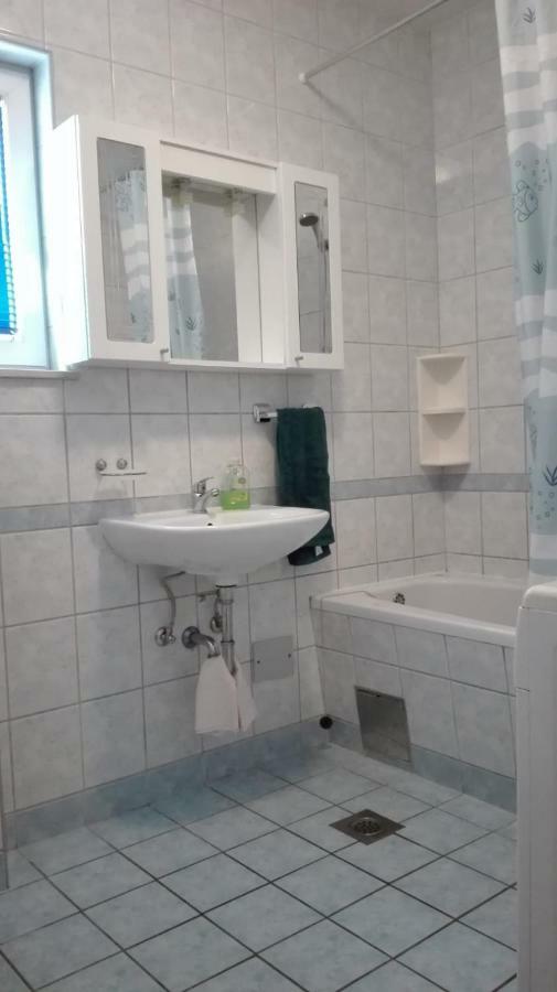 Apartmani "Radi" Baska Voda Ngoại thất bức ảnh