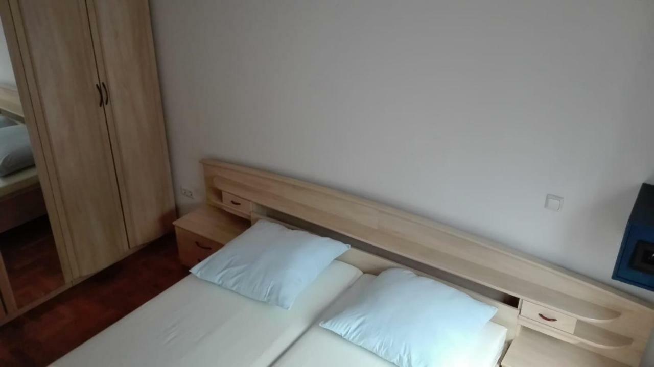 Apartmani "Radi" Baska Voda Ngoại thất bức ảnh