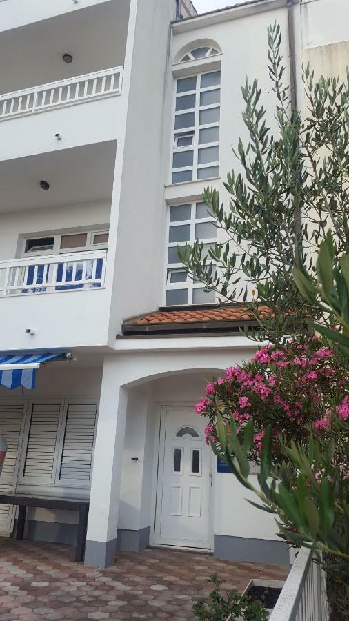 Apartmani "Radi" Baska Voda Ngoại thất bức ảnh
